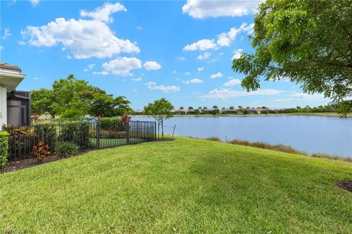 14615 Edgewater Cir, Naples, Florida 34114