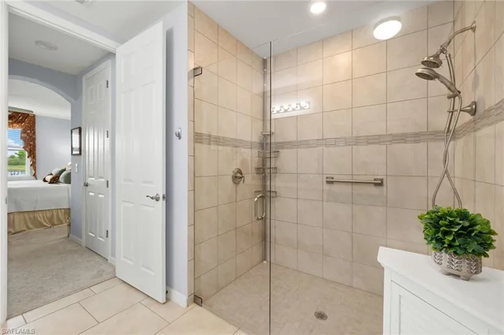 14615 Edgewater Cir, Naples, Florida 34114