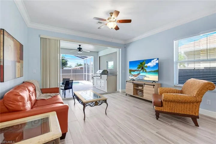 746 101st Ave N, Naples, Florida 34108