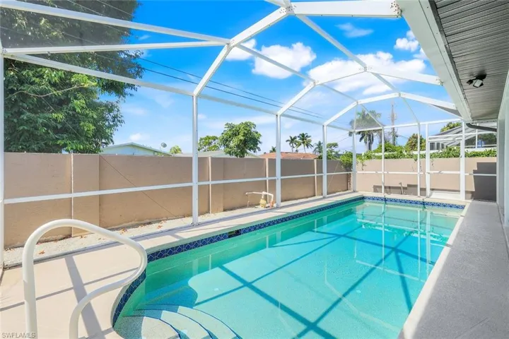 746 101st Ave N, Naples, Florida 34108