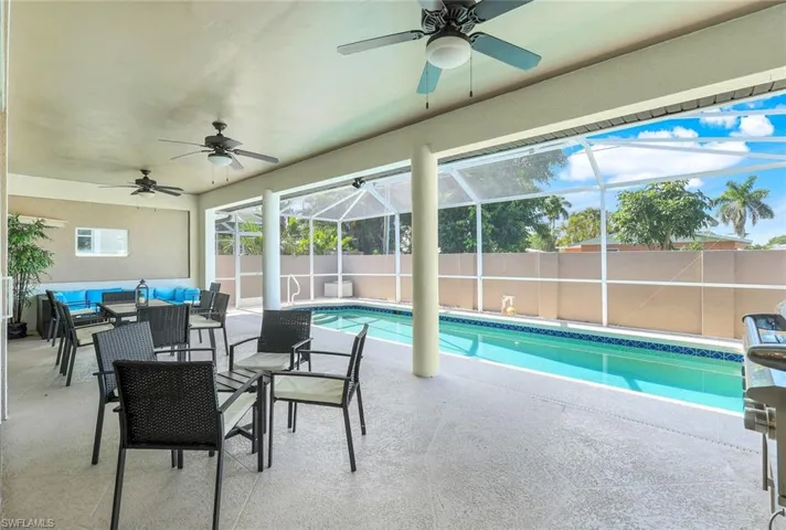 746 101st Ave N, Naples, Florida 34108