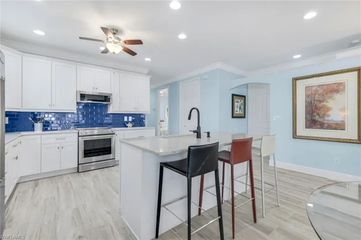 746 101st Ave N, Naples, Florida 34108