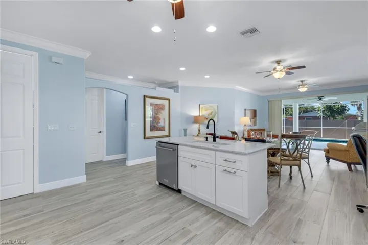 746 101st Ave N, Naples, Florida 34108