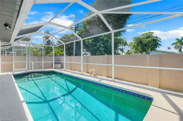 746 101st Ave N, Naples, Florida 34108
