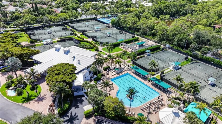 12 Clay Tennis Courts