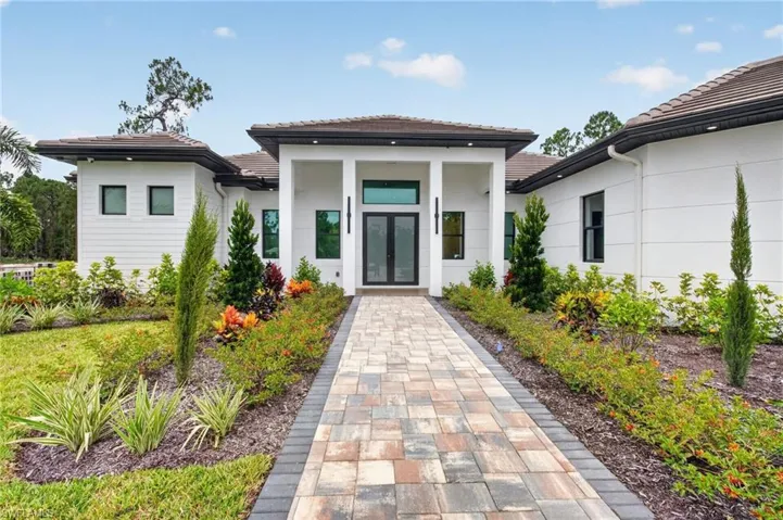 453 25th St Sw, Naples, Florida 34117