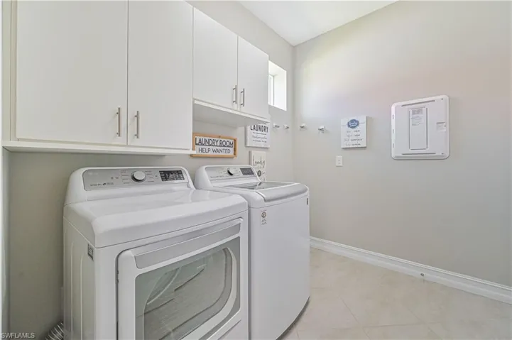 3084  Royal Gardens  AVE, Fort Myers, FL 33916