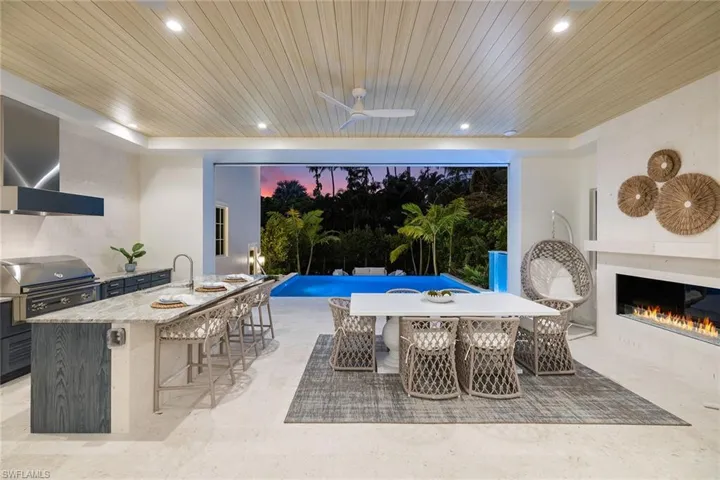 seamlessly integrate indoor/outdoor living