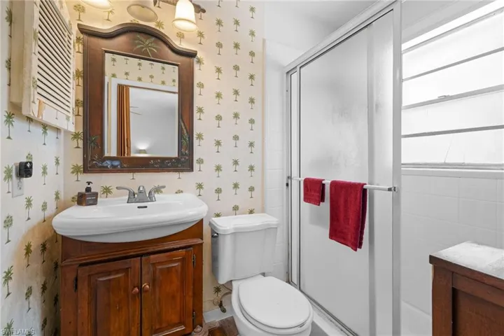 191 4th St Ne, Naples, Florida 34120