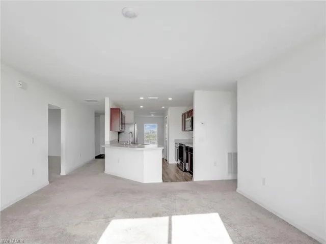 925 Ne 2nd Pl, Cape Coral Fl 33909