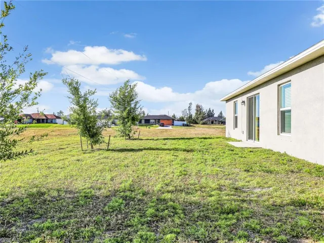 925 Ne 2nd Pl, Cape Coral Fl 33909