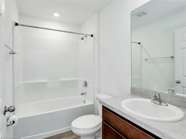 925 Ne 2nd Pl, Cape Coral Fl 33909