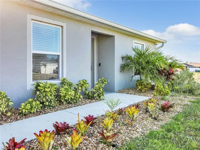 925 Ne 2nd Pl, Cape Coral Fl 33909