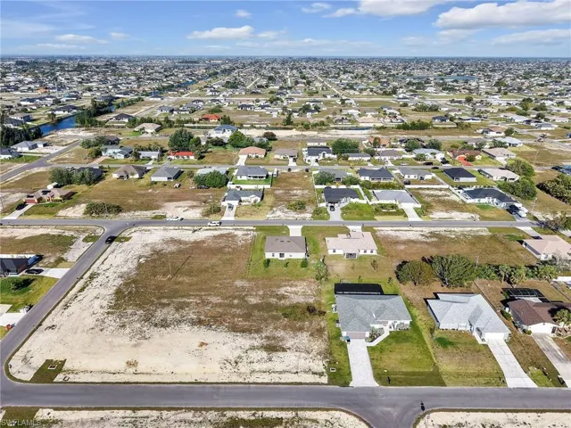 925 Ne 2nd Pl, Cape Coral Fl 33909