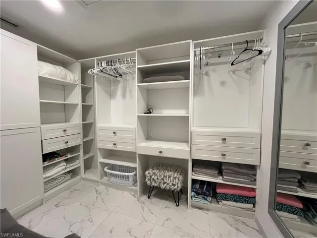 513 Lake Louise Cir # 202, Naples, Florida 34110