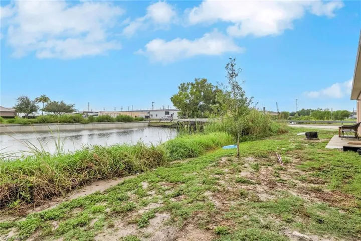 823/825 Cultural Park Blvd S, Cape Coral, Florida 33990