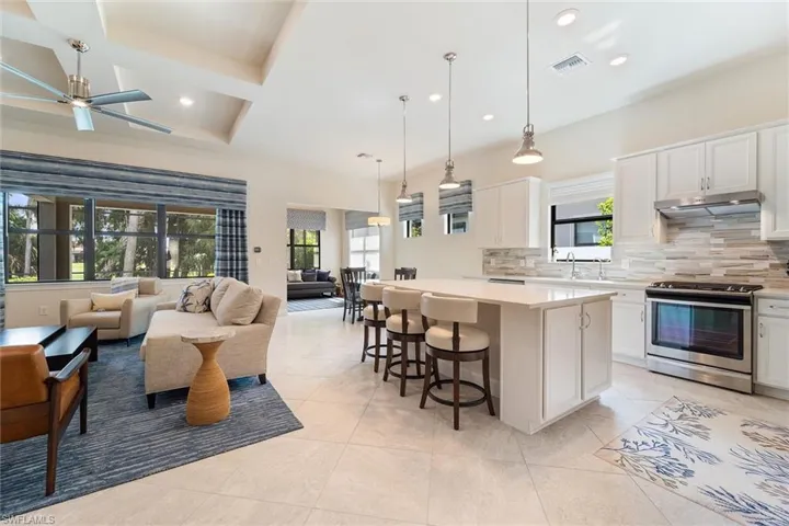 9406 Greyhawk Trl, Naples, Florida 34120