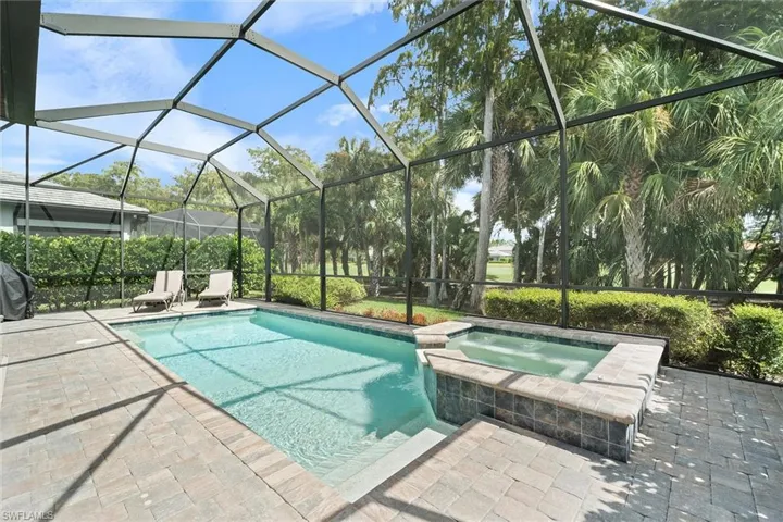 9406 Greyhawk Trl, Naples, Florida 34120