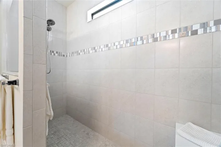 9406 Greyhawk Trl, Naples, Florida 34120