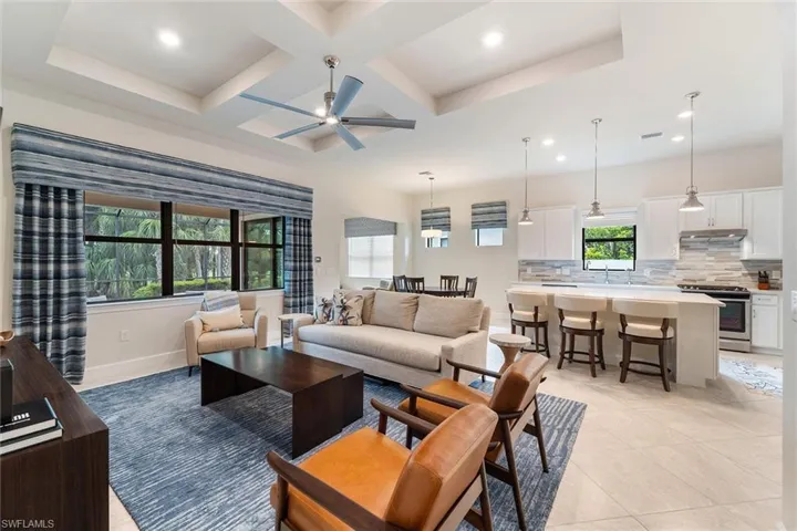 9406 Greyhawk Trl, Naples, Florida 34120