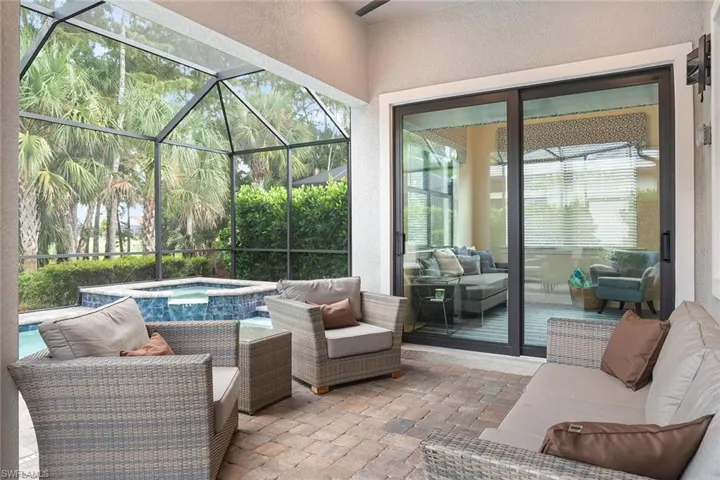 9406 Greyhawk Trl, Naples, Florida 34120