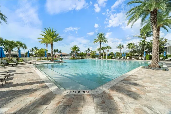 9406 Greyhawk Trl, Naples, Florida 34120