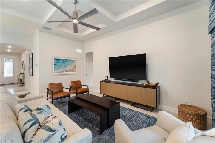 9406 Greyhawk Trl, Naples, Florida 34120