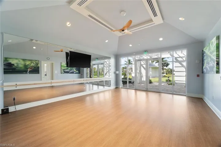 9406 Greyhawk Trl, Naples, Florida 34120
