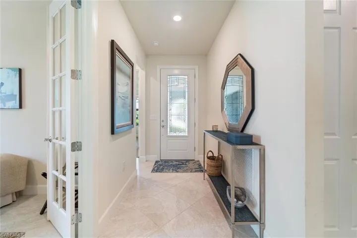 9406 Greyhawk Trl, Naples, Florida 34120