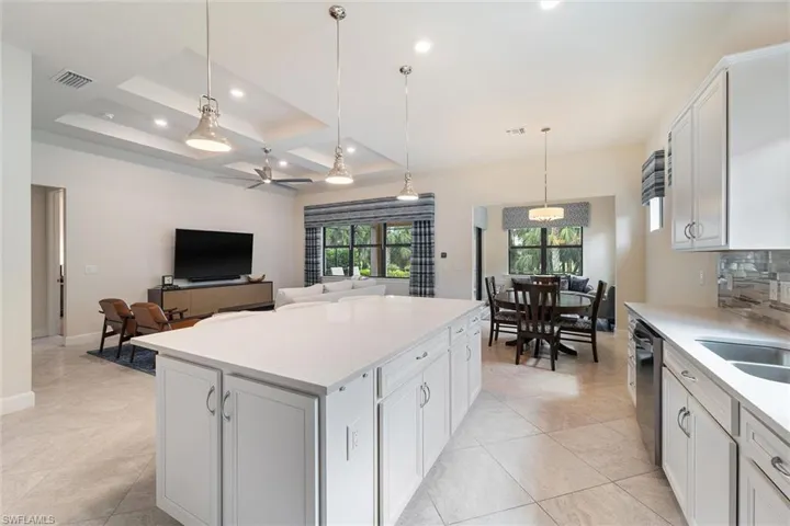 9406 Greyhawk Trl, Naples, Florida 34120