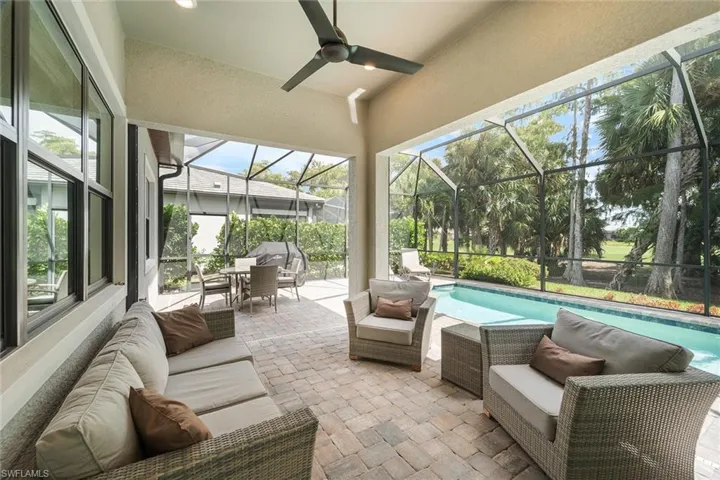 9406 Greyhawk Trl, Naples, Florida 34120