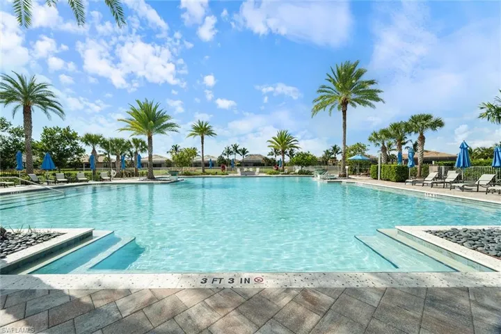 9406 Greyhawk Trl, Naples, Florida 34120