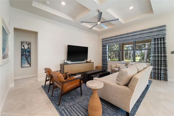 9406 Greyhawk Trl, Naples, Florida 34120