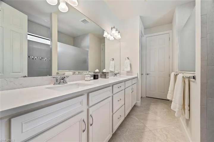 9406 Greyhawk Trl, Naples, Florida 34120