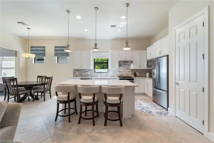 9406 Greyhawk Trl, Naples, Florida 34120