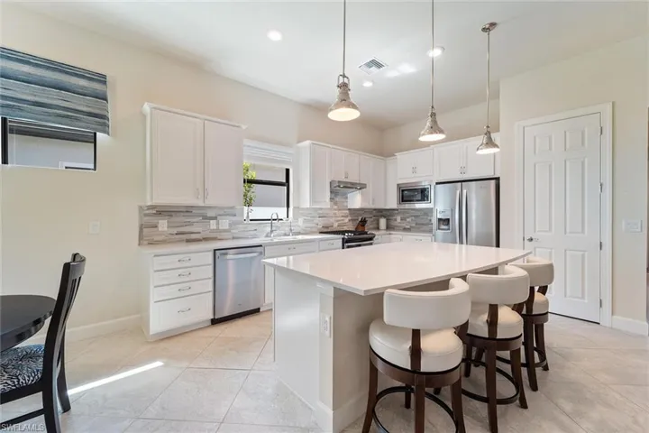 9406 Greyhawk Trl, Naples, Florida 34120