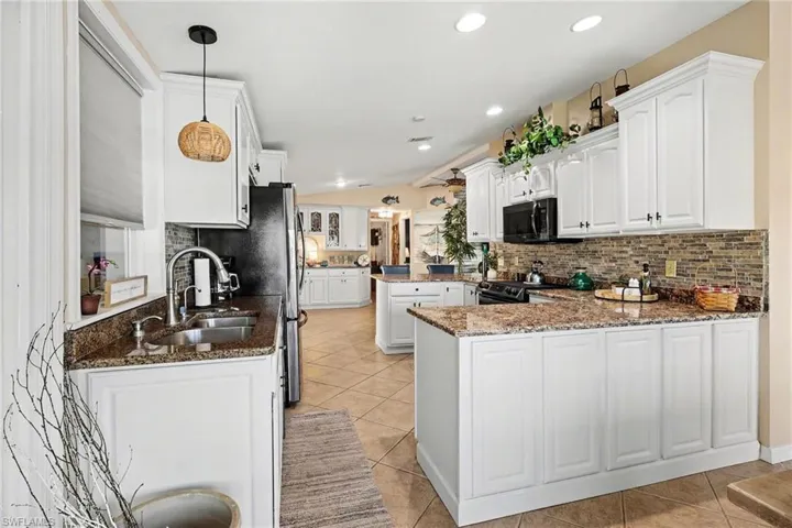 11111  Bayside  LN, Fort Myers Beach, FL 33931
