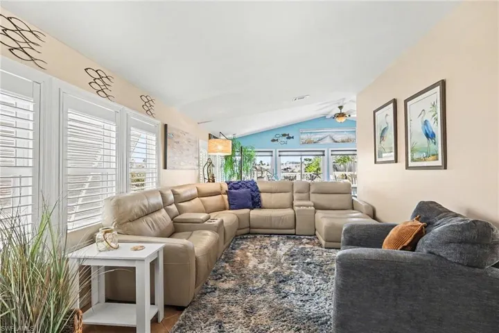 11111  Bayside  LN, Fort Myers Beach, FL 33931