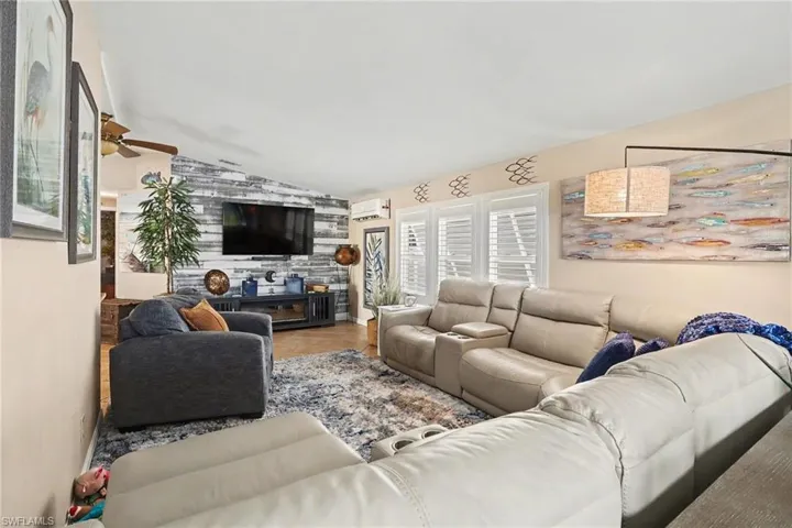 11111  Bayside  LN, Fort Myers Beach, FL 33931