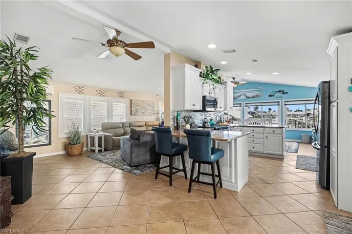11111  Bayside  LN, Fort Myers Beach, FL 33931