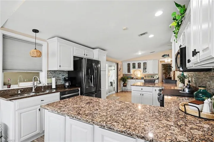11111  Bayside  LN, Fort Myers Beach, FL 33931