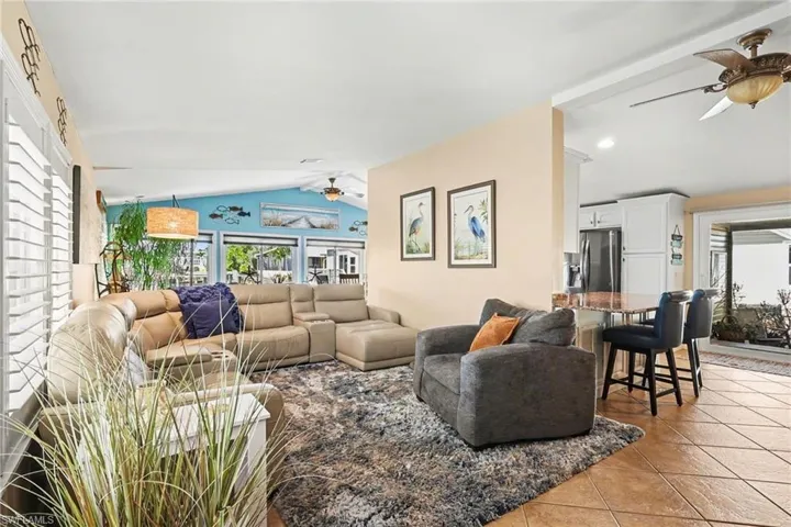 11111  Bayside  LN, Fort Myers Beach, FL 33931