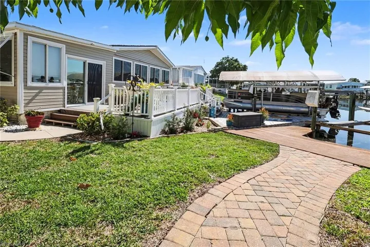 11111  Bayside  LN, Fort Myers Beach, FL 33931