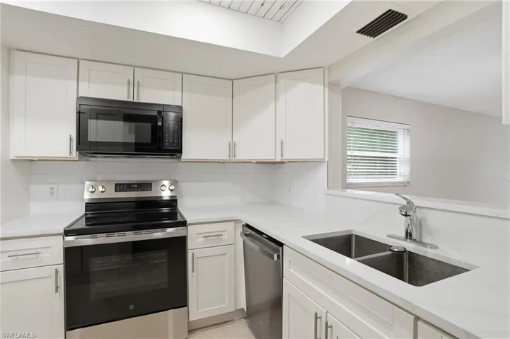 3150 Binnacle Dr 106, Naples, Florida 34103