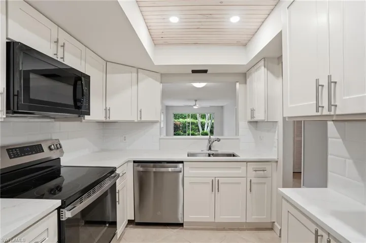 3150 Binnacle Dr 106, Naples, Florida 34103
