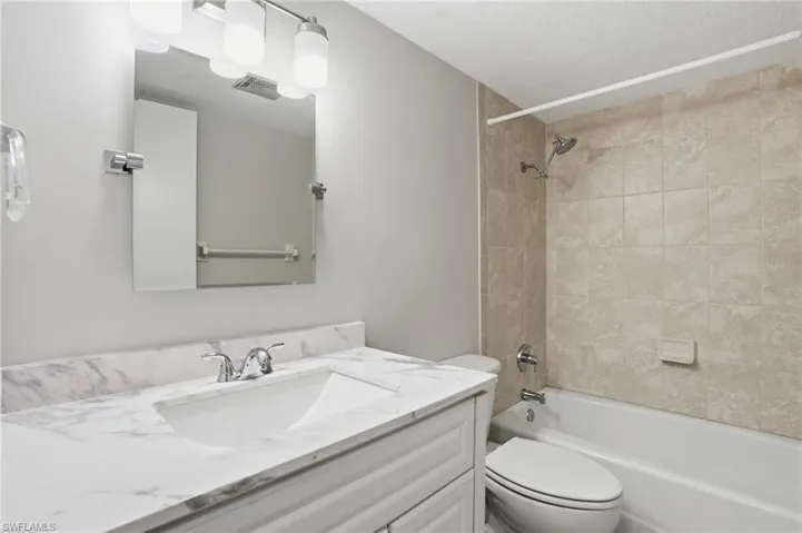 3150 Binnacle Dr 106, Naples, Florida 34103