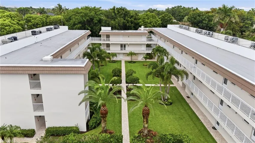 3150 Binnacle Dr 106, Naples, Florida 34103