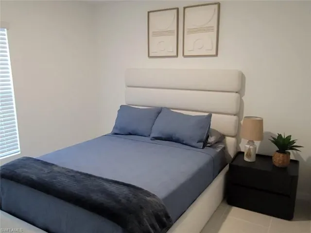 Additional bedroom with ample space