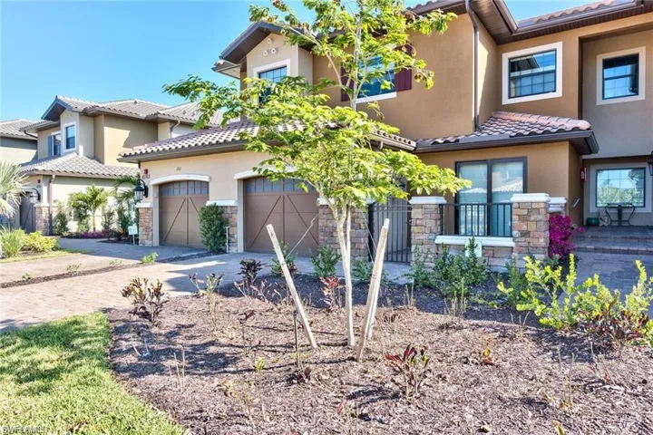 8765  Bellano  CT, Naples, FL 34119