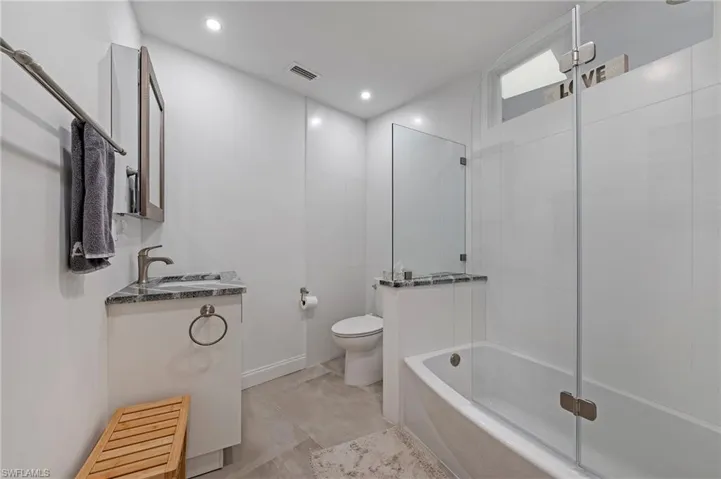 Guest bathroom #1